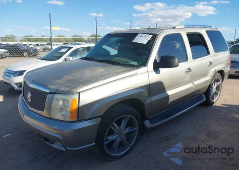 2002 Cadillac Escalade Standard z USA, uszkodzony, nr VIN 1GYEK63N62R229236